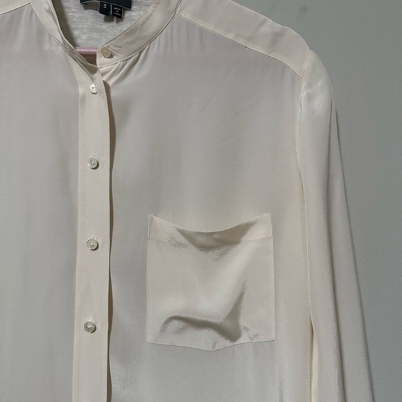 Vince Mixed Media Silk Linen Back Long Sleeve Button Down
Blouse Size Small - Picture 3 of 9